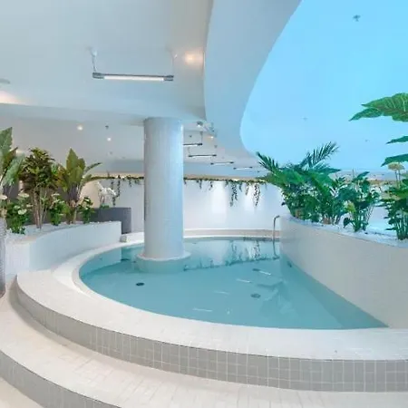Hanza Tower Studio Deluxe With Pool & Jacuzi & Sauna *